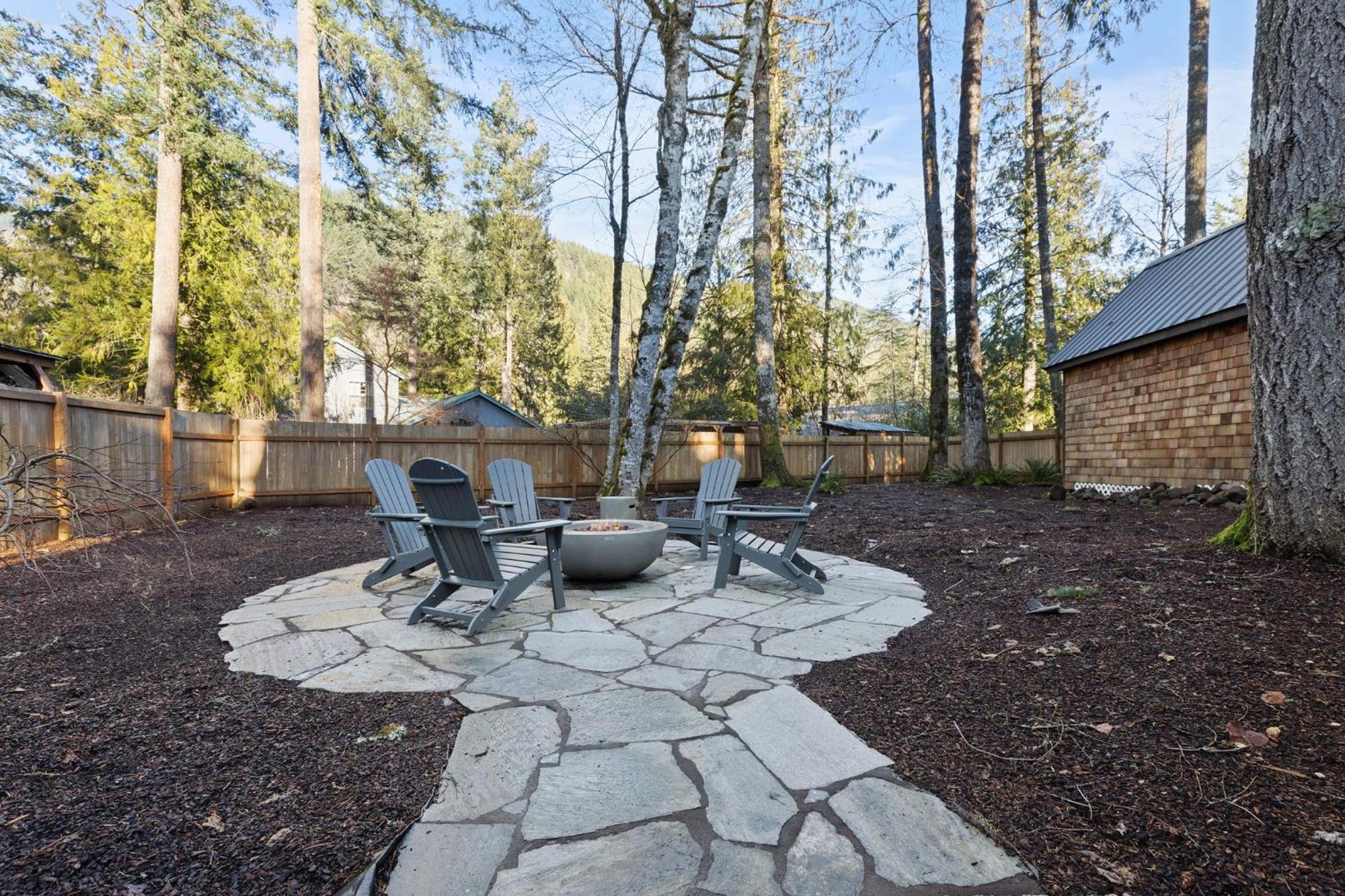 Stay Portland Collection - Alpine Retreat Hot Tub, Fire Pit & Game Room Rhododendron Bagian luar foto