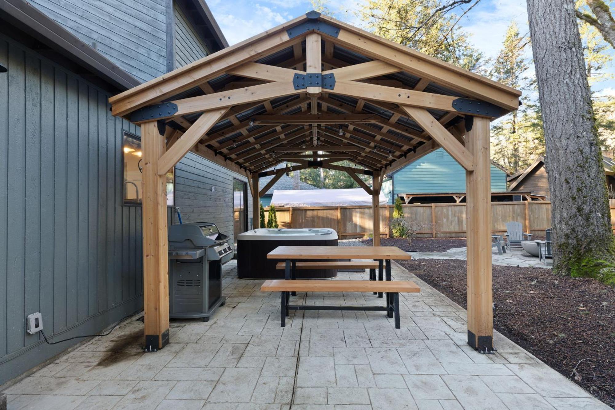 Stay Portland Collection - Alpine Retreat Hot Tub, Fire Pit & Game Room Rhododendron Bagian luar foto