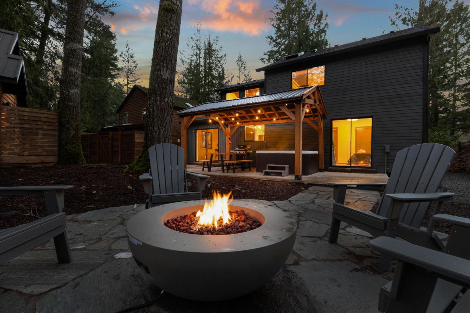 Stay Portland Collection - Alpine Retreat Hot Tub, Fire Pit & Game Room Rhododendron Bagian luar foto