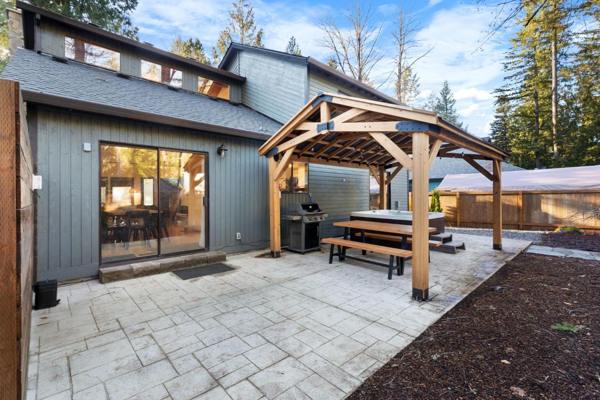 Stay Portland Collection - Alpine Retreat Hot Tub, Fire Pit & Game Room Rhododendron Bagian luar foto