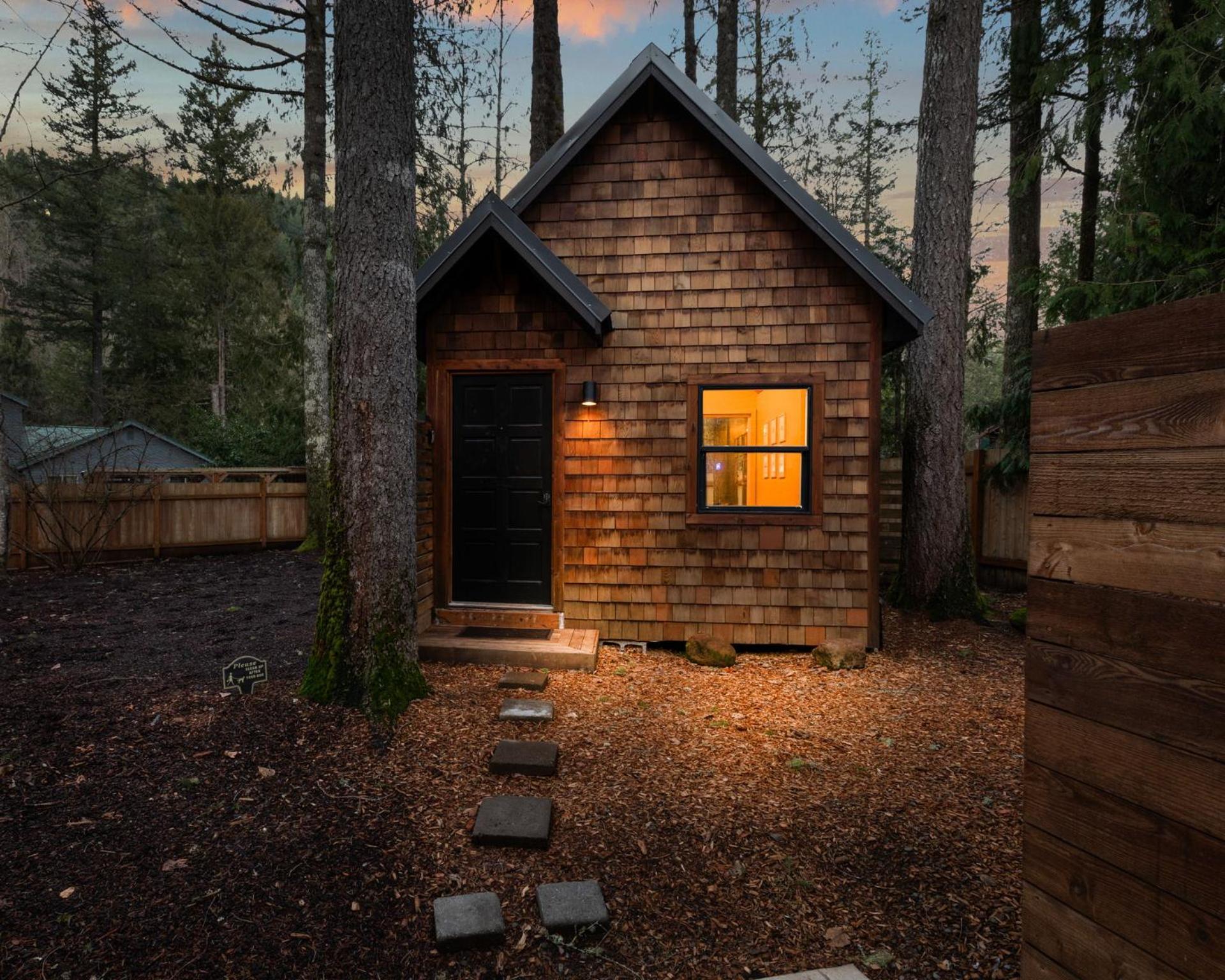 Stay Portland Collection - Alpine Retreat Hot Tub, Fire Pit & Game Room Rhododendron Bagian luar foto