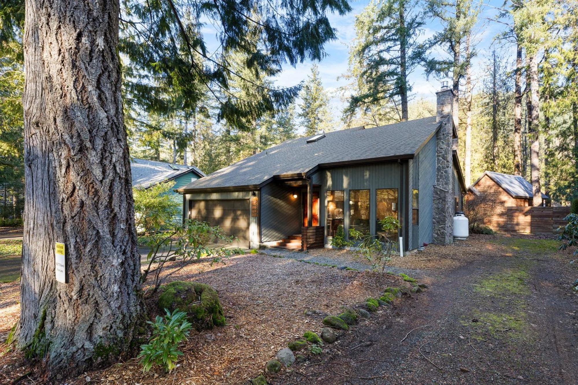 Stay Portland Collection - Alpine Retreat Hot Tub, Fire Pit & Game Room Rhododendron Bagian luar foto